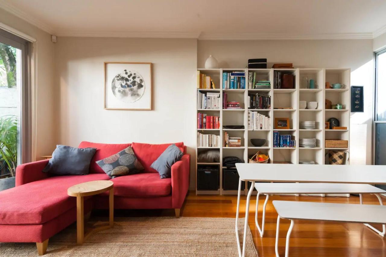 Quiet Terrace Townhouse On The Fringe *