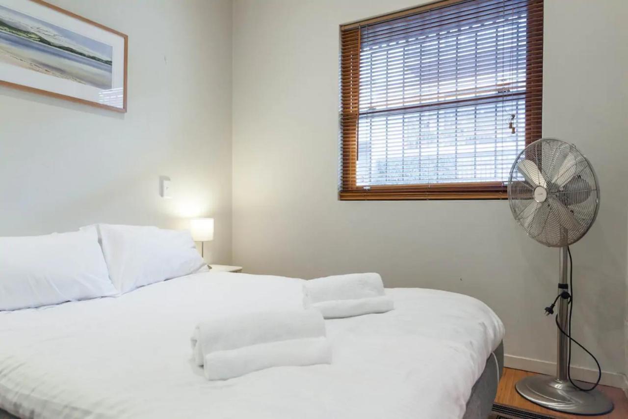 Holiday home Quiet Terrace Townhouse On The Fringe *